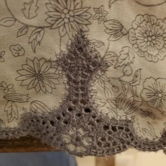 Zara Floral Short Sleeve Top - Gray and Brown - Picture 5 of 6